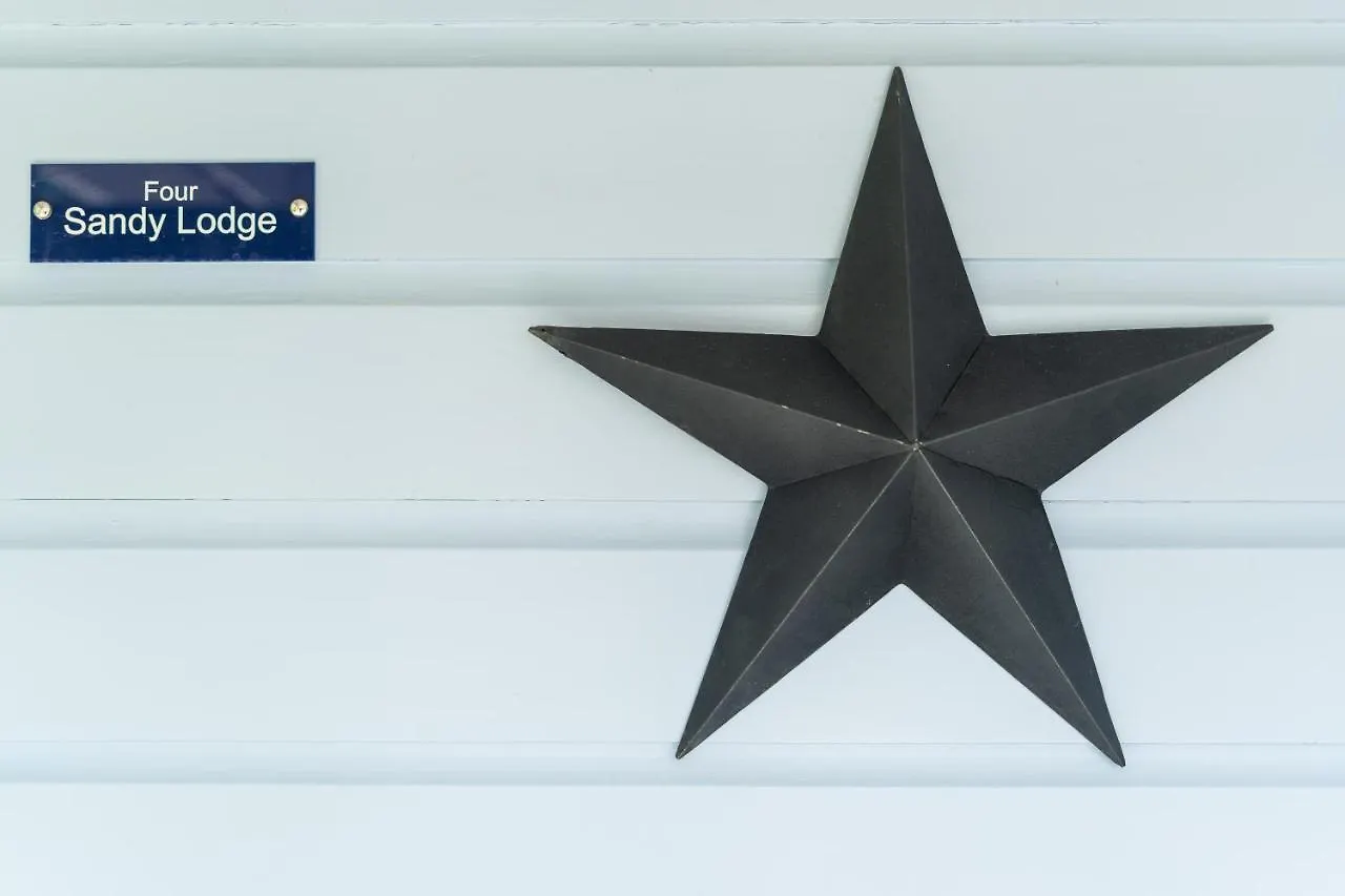 סנט ג'יימס Sandy Lodge, 4 Porters Court